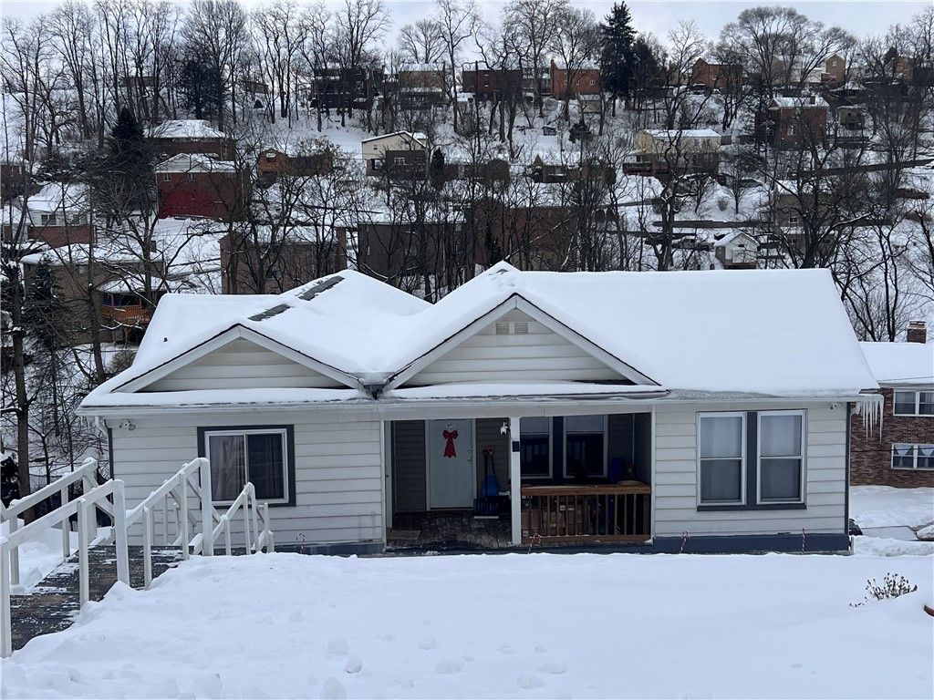 61 Pointview Rd, Brentwood, PA 15227