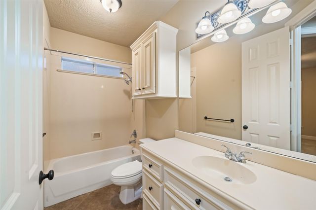 196 West Pines Drive, Montgomery, TX 77356