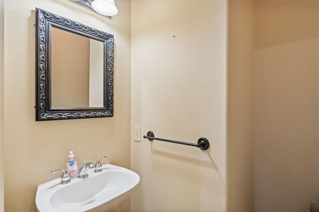 196 West Pines Drive, Montgomery, TX 77356