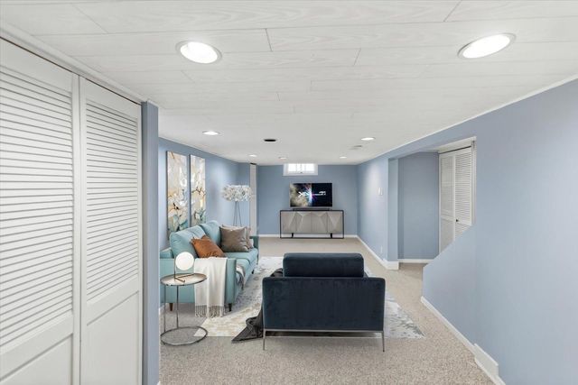 2719 Benjamin Street NE, Minneapolis, MN 55418