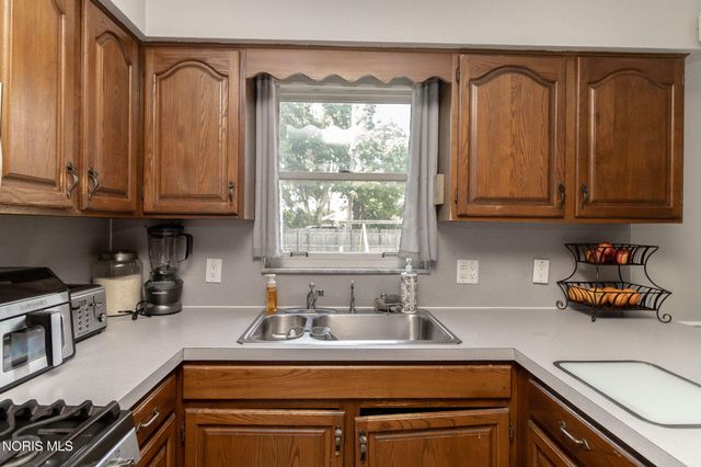 6218 White Oak Drive, Toledo, OH 43615