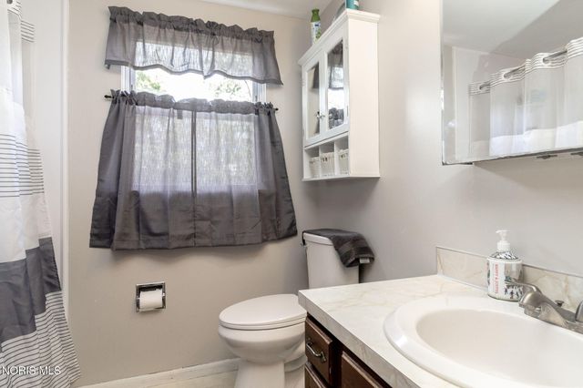 6218 White Oak Drive, Toledo, OH 43615