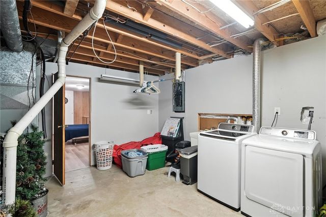 2332 Oakbark Street, Miamisburg, OH 45342