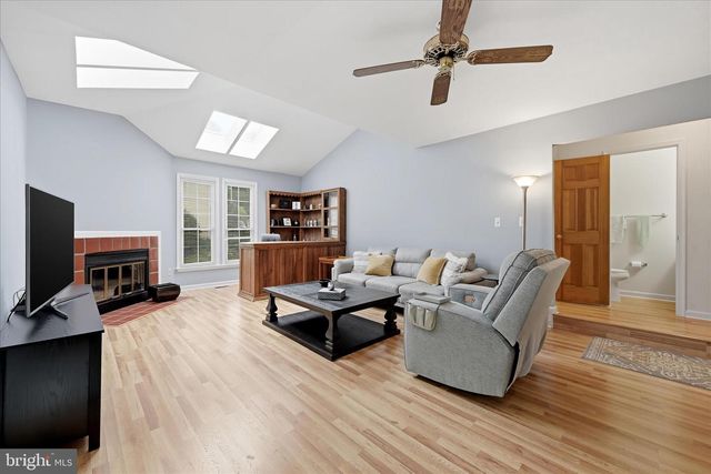 12014 SUGARLAND VALLEY DR, Herndon, VA 20170