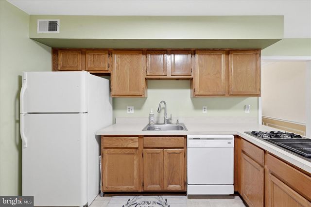12014 SUGARLAND VALLEY DR, Herndon, VA 20170