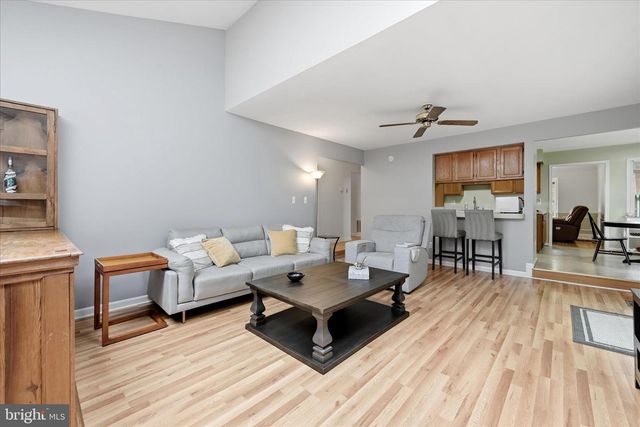 12014 SUGARLAND VALLEY DR, Herndon, VA 20170