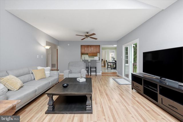 12014 SUGARLAND VALLEY DR, Herndon, VA 20170