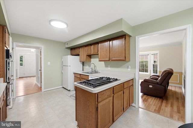 12014 SUGARLAND VALLEY DR, Herndon, VA 20170
