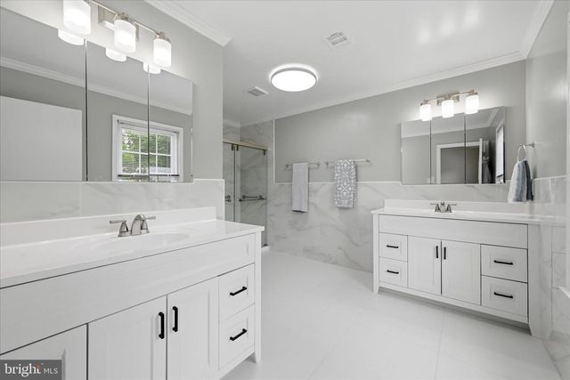 12014 SUGARLAND VALLEY DR, Herndon, VA 20170