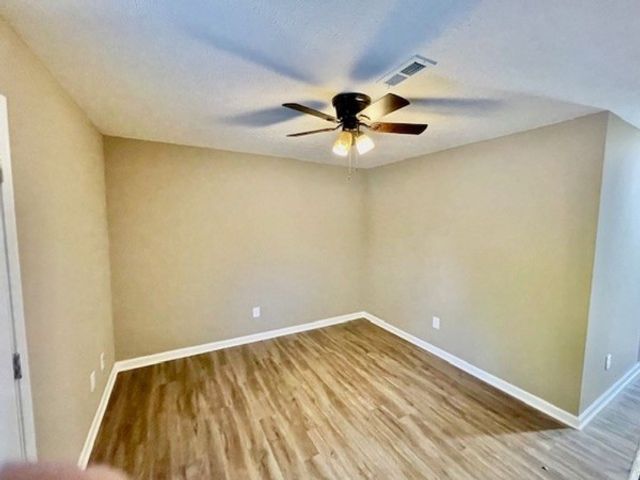 517 Weaver St Apt 1, Tullahoma, TN 37388