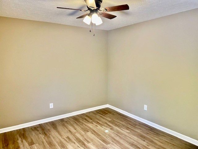 517 Weaver St Apt 1, Tullahoma, TN 37388