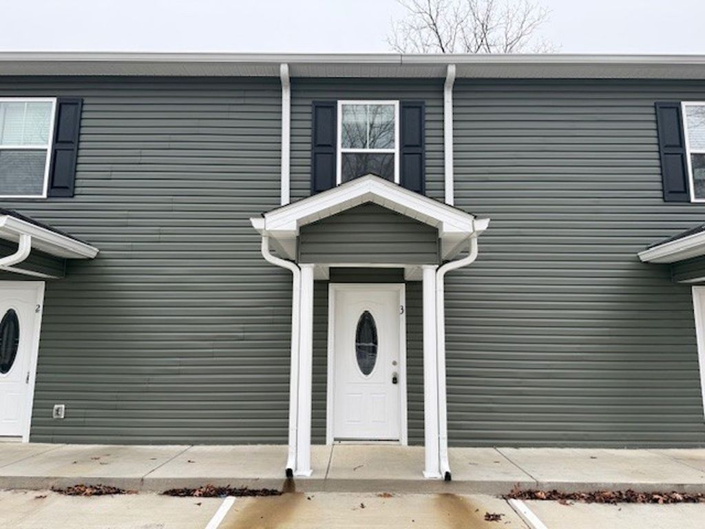 517 Weaver St Apt 1, Tullahoma, TN 37388