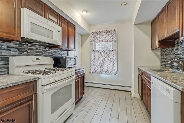 241 Rea Ave, Hawthorne Boro, NJ 07506