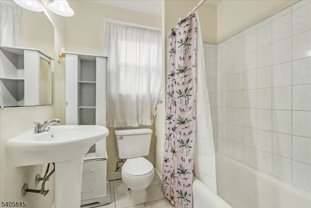 241 Rea Ave, Hawthorne Boro, NJ 07506