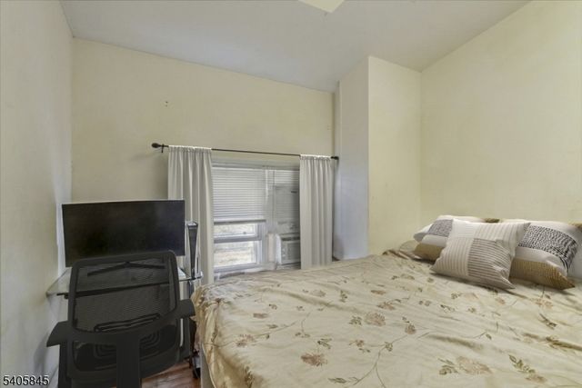 241 Rea Ave, Hawthorne Boro, NJ 07506