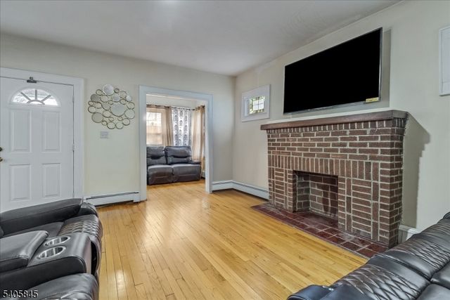 241 Rea Ave, Hawthorne Boro, NJ 07506