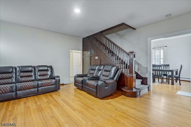 241 Rea Ave, Hawthorne Boro, NJ 07506