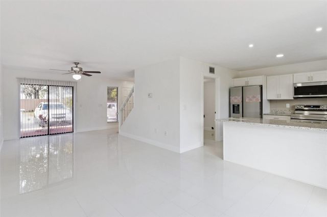 1836 N CRYSTAL LAKE DRIVE, Lakeland, FL 33801