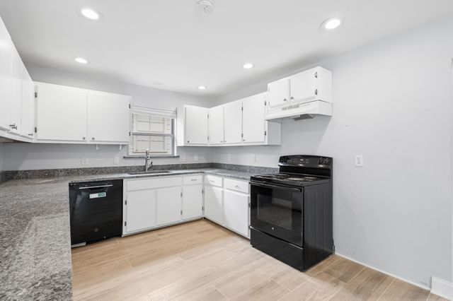 1303 Arizona Avenue, Dallas, TX 75216