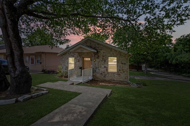 1303 Arizona Avenue, Dallas, TX 75216