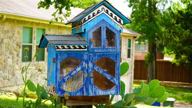 1303 Arizona Avenue, Dallas, TX 75216