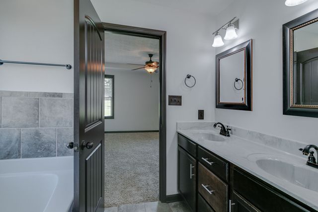 1385 Mountain Way, Clarksville, TN 37043