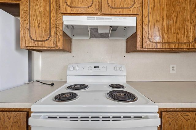 6008 SW Brookline Ave, Lawton, OK 73505