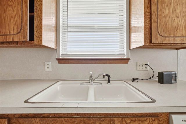 6008 SW Brookline Ave, Lawton, OK 73505