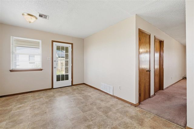 6008 SW Brookline Ave, Lawton, OK 73505