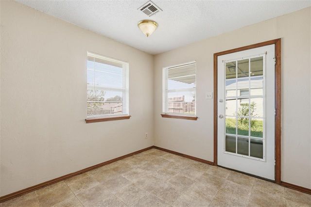 6008 SW Brookline Ave, Lawton, OK 73505