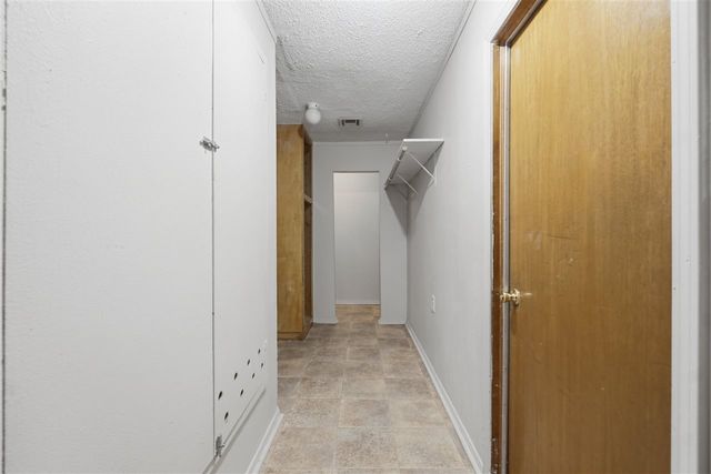 6008 SW Brookline Ave, Lawton, OK 73505