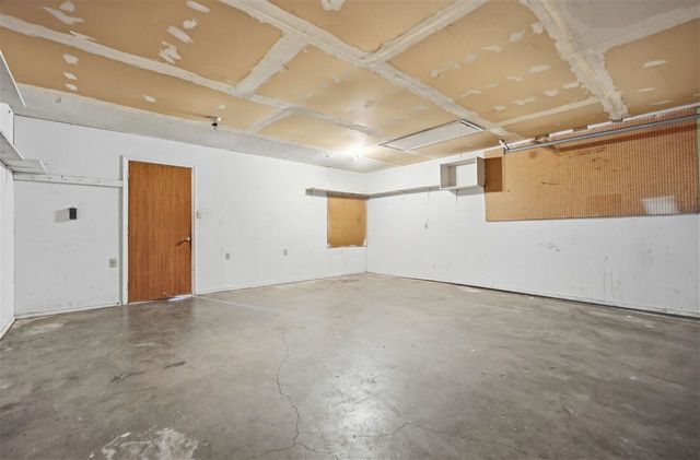 6008 SW Brookline Ave, Lawton, OK 73505