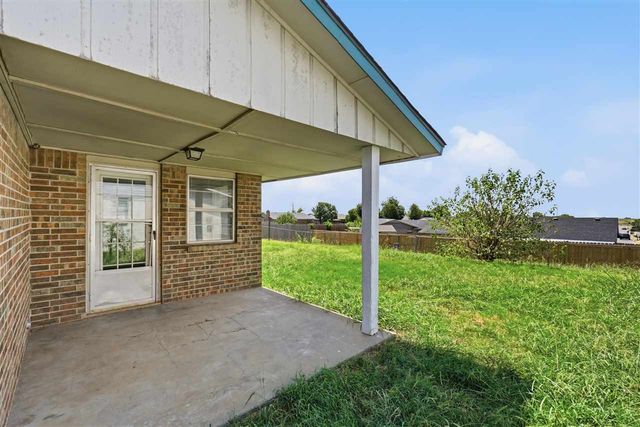 6008 SW Brookline Ave, Lawton, OK 73505