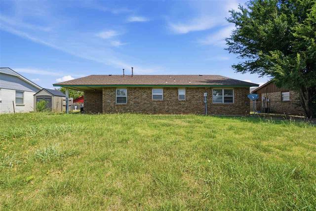 6008 SW Brookline Ave, Lawton, OK 73505