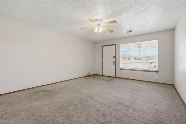 6008 SW Brookline Ave, Lawton, OK 73505