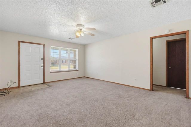 6008 SW Brookline Ave, Lawton, OK 73505