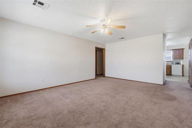 6008 SW Brookline Ave, Lawton, OK 73505