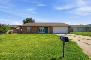 6008 SW Brookline Ave, Lawton, OK 73505