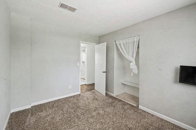 521 Rust Park Drive, Grand Blanc, MI 48439