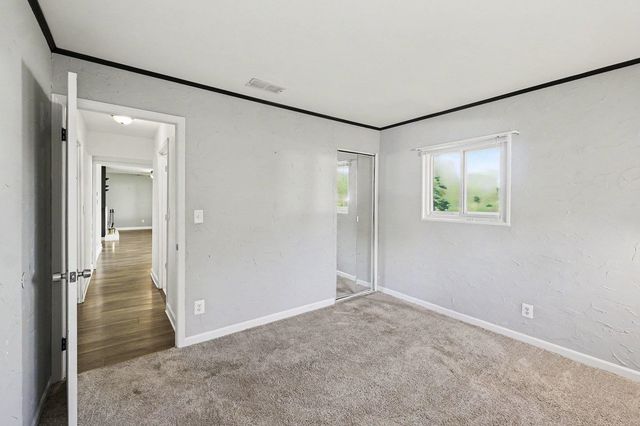 521 Rust Park Drive, Grand Blanc, MI 48439