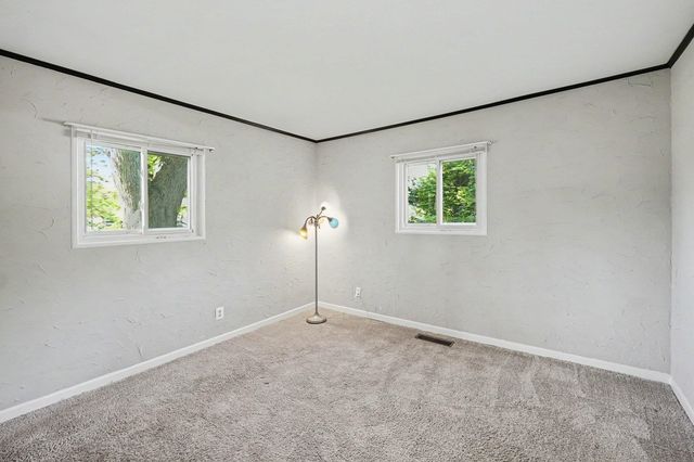 521 Rust Park Drive, Grand Blanc, MI 48439