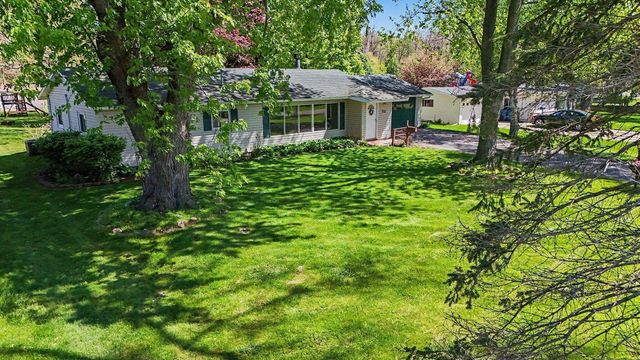521 Rust Park Drive, Grand Blanc, MI 48439