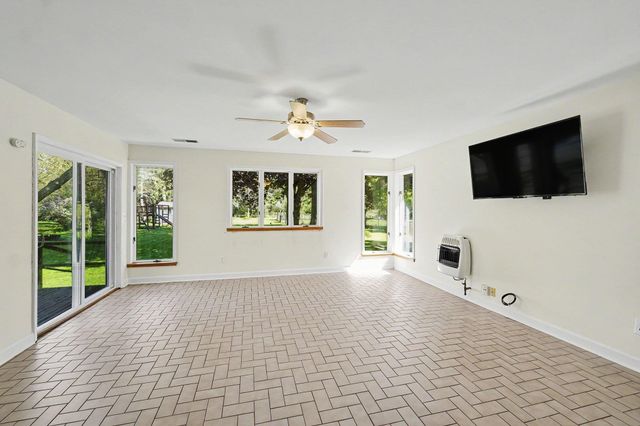 521 Rust Park Drive, Grand Blanc, MI 48439