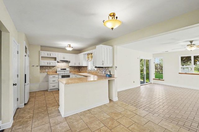521 Rust Park Drive, Grand Blanc, MI 48439