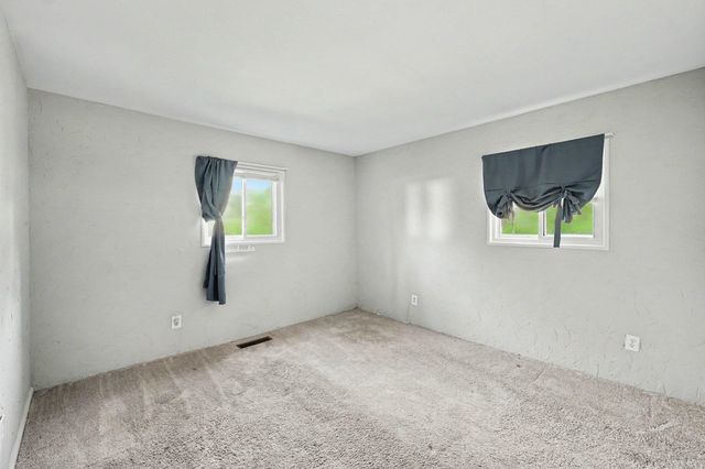 521 Rust Park Drive, Grand Blanc, MI 48439