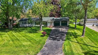 521 Rust Park Drive, Grand Blanc, MI 48439