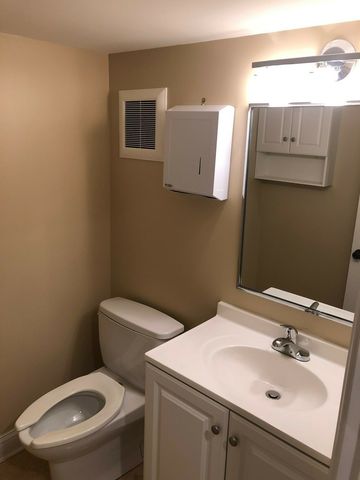 1727 N Burling Street, Chicago, IL 60614