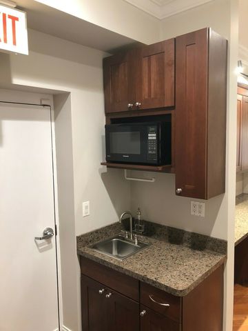 1727 N Burling Street, Chicago, IL 60614