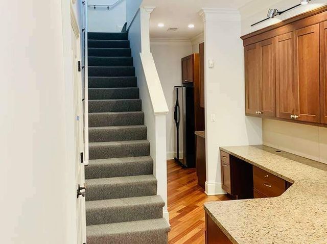 1727 N Burling Street, Chicago, IL 60614