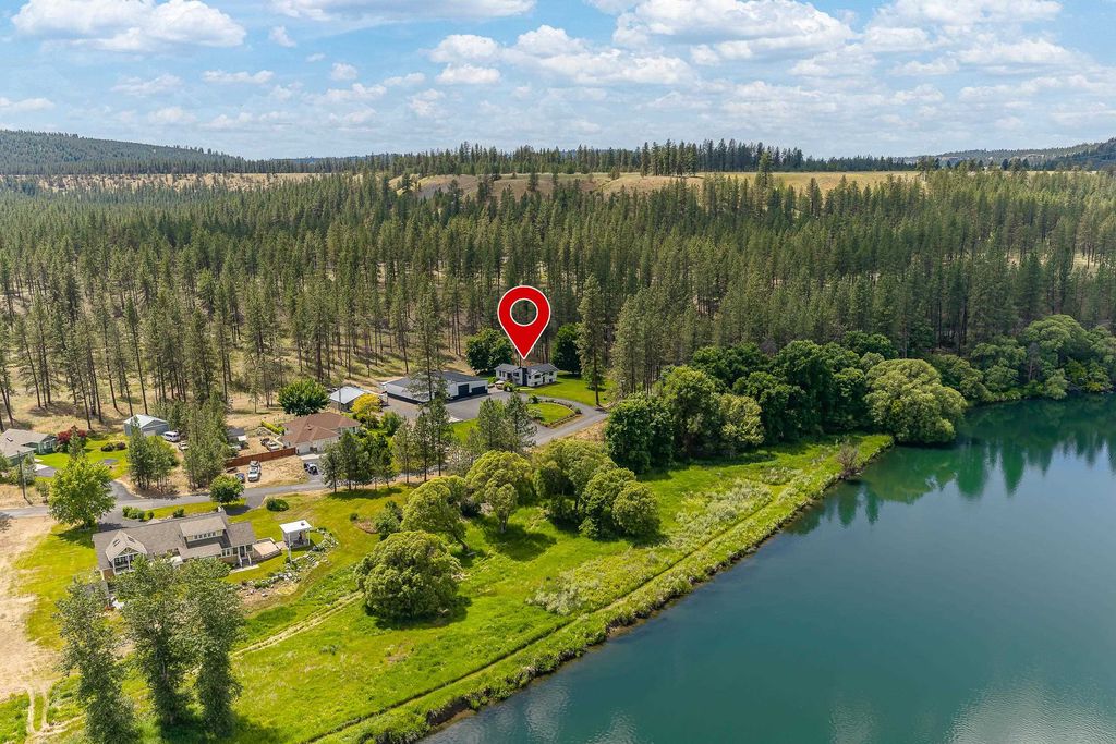 9427 N Riverside Park Dr, Nine Mile Falls, WA 99026 photo 3